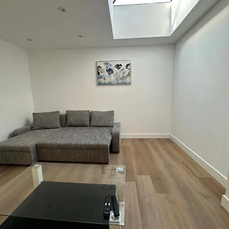 Ah Livings Apartment London Room photo